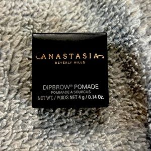 Anastasia dip brow color caramel